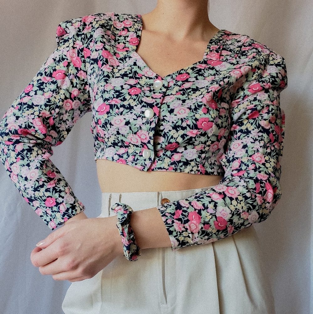 Vintage cropped blouse button up vintage long sleeve floral button up